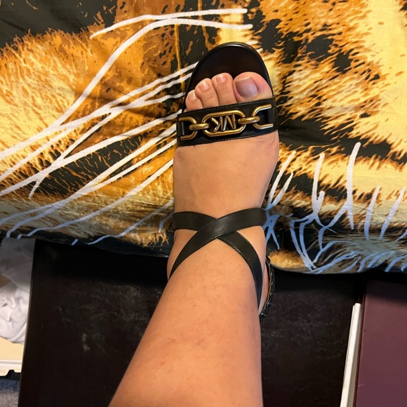 Brand New heels 👠 - Picture 3 of 5